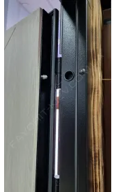 Входная дверь «Делюкс», темно-светлая, два контура уплотнения, 1.5 мм сталь