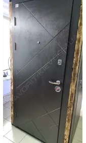 Входная дверь «Делюкс», темно-светлая, два контура уплотнения, 1.5 мм сталь