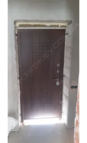 Входная уличная дверь «Плимут фанера»